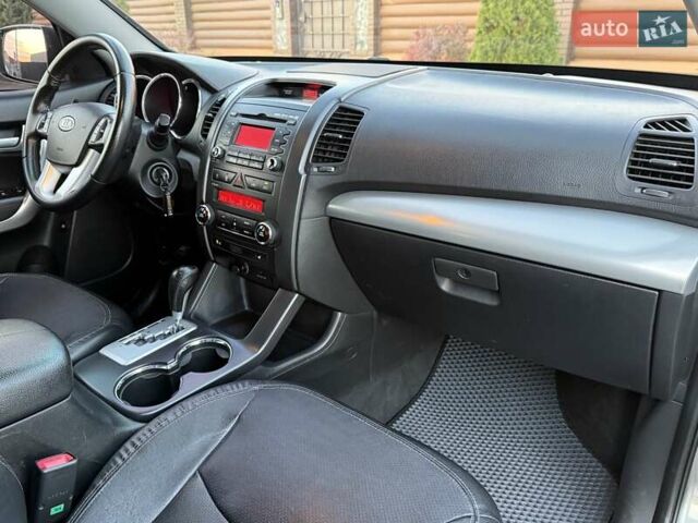 Сірий Кіа Соренто, об'ємом двигуна 2.36 л та пробігом 240 тис. км за 11800 $, фото 57 на Automoto.ua