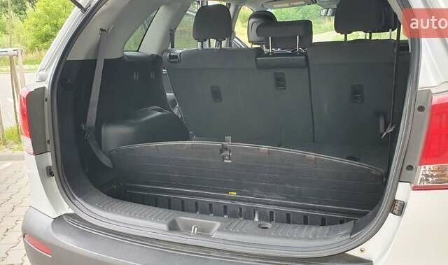 Серый Киа Соренто, объемом двигателя 2.36 л и пробегом 218 тыс. км за 12900 $, фото 33 на Automoto.ua