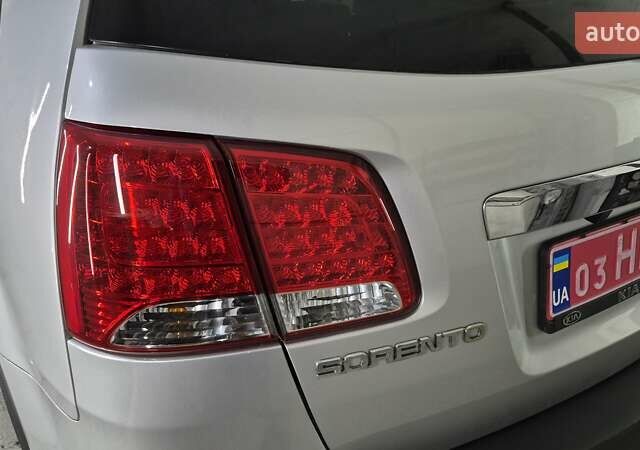 Сірий Кіа Соренто, об'ємом двигуна 2.2 л та пробігом 225 тис. км за 13450 $, фото 6 на Automoto.ua