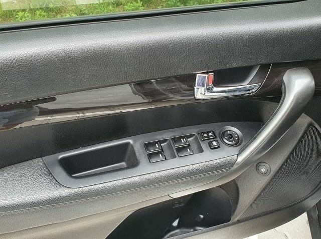 Сірий Кіа Соренто, об'ємом двигуна 2.4 л та пробігом 218 тис. км за 12900 $, фото 6 на Automoto.ua