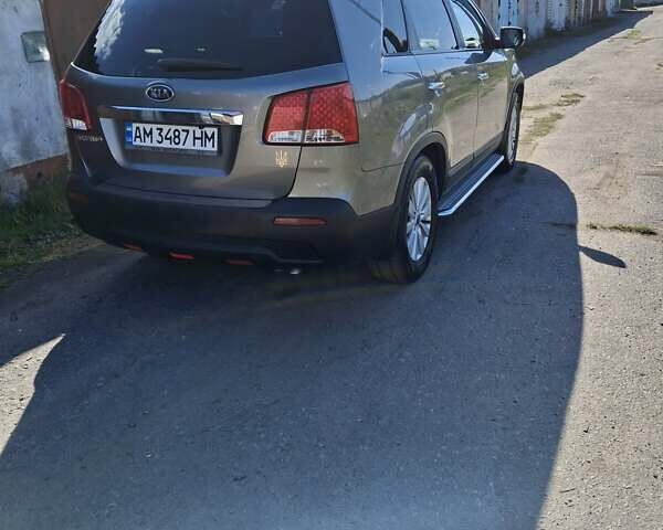 Сірий Кіа Соренто, об'ємом двигуна 2.4 л та пробігом 215 тис. км за 10500 $, фото 1 на Automoto.ua