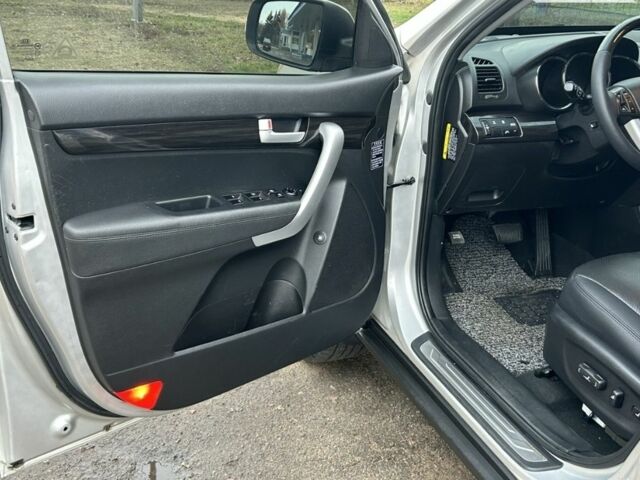 Сірий Кіа Соренто, об'ємом двигуна 2.2 л та пробігом 175 тис. км за 15000 $, фото 13 на Automoto.ua