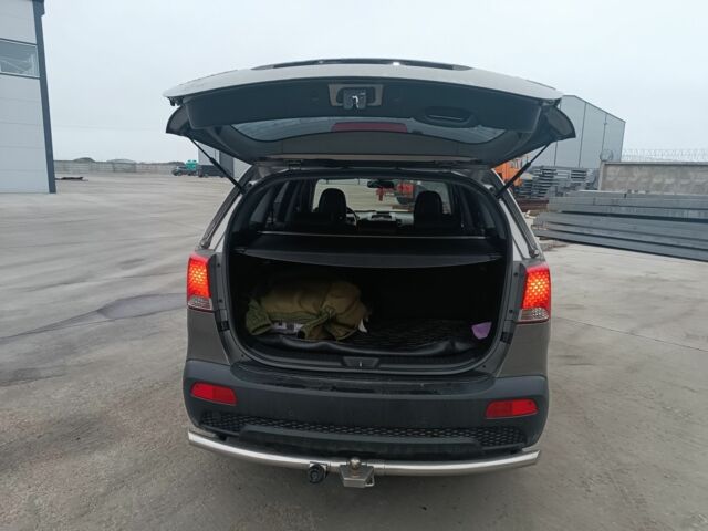 Сірий Кіа Соренто, об'ємом двигуна 2.2 л та пробігом 230 тис. км за 13300 $, фото 4 на Automoto.ua