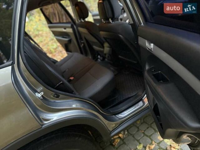 Серый Киа Соренто, объемом двигателя 2.2 л и пробегом 280 тыс. км за 12300 $, фото 73 на Automoto.ua