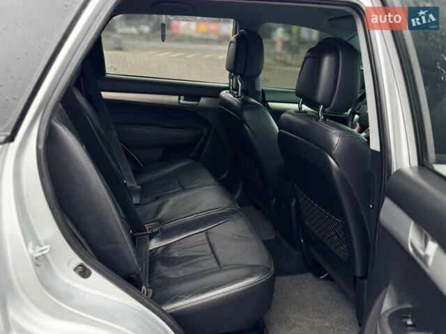 Серый Киа Соренто, объемом двигателя 2.2 л и пробегом 194 тыс. км за 12900 $, фото 14 на Automoto.ua