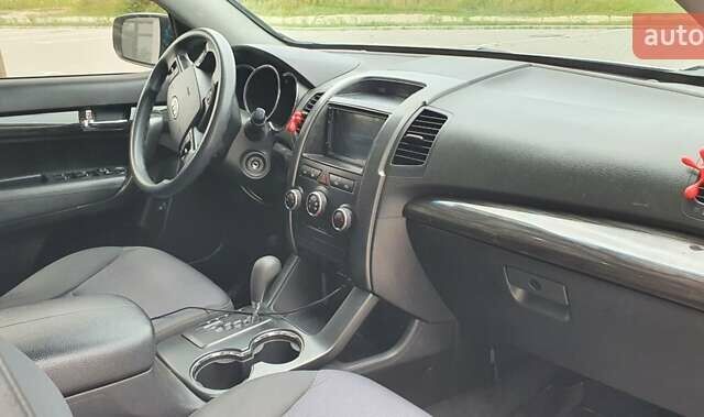 Серый Киа Соренто, объемом двигателя 2.36 л и пробегом 218 тыс. км за 12900 $, фото 16 на Automoto.ua