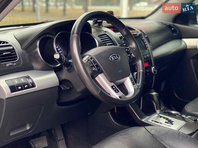 Сірий Кіа Соренто, об'ємом двигуна 2.2 л та пробігом 256 тис. км за 13700 $, фото 8 на Automoto.ua
