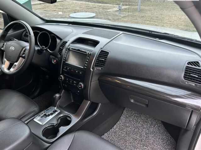 Сірий Кіа Соренто, об'ємом двигуна 2.2 л та пробігом 175 тис. км за 15000 $, фото 9 на Automoto.ua