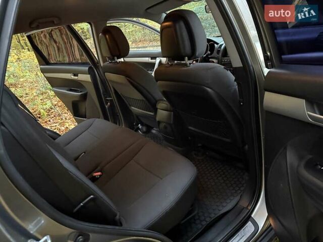 Серый Киа Соренто, объемом двигателя 2.2 л и пробегом 280 тыс. км за 12300 $, фото 72 на Automoto.ua