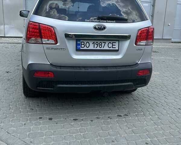 Сірий Кіа Соренто, об'ємом двигуна 2.2 л та пробігом 245 тис. км за 15000 $, фото 14 на Automoto.ua