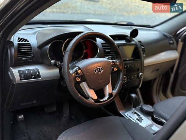 Серый Киа Соренто, объемом двигателя 2.2 л и пробегом 280 тыс. км за 12300 $, фото 45 на Automoto.ua