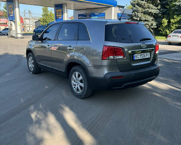 Серый Киа Соренто, объемом двигателя 2.36 л и пробегом 311 тыс. км за 9900 $, фото 5 на Automoto.ua