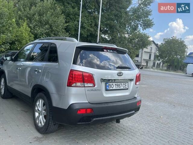 Сірий Кіа Соренто, об'ємом двигуна 2.2 л та пробігом 245 тис. км за 15000 $, фото 8 на Automoto.ua