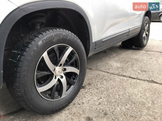 Серый Киа Соренто, объемом двигателя 2.36 л и пробегом 220 тыс. км за 10000 $, фото 6 на Automoto.ua