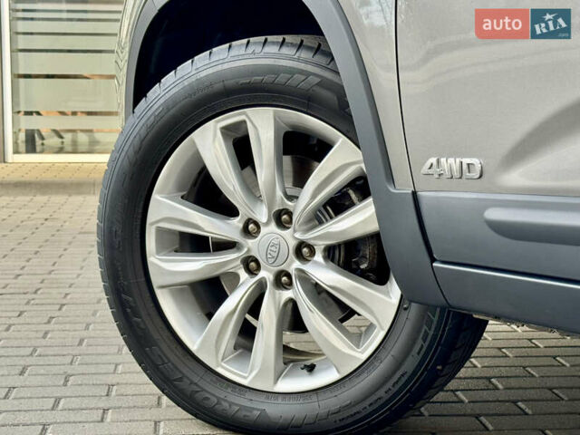 Сірий Кіа Соренто, об'ємом двигуна 2.2 л та пробігом 122 тис. км за 13999 $, фото 42 на Automoto.ua