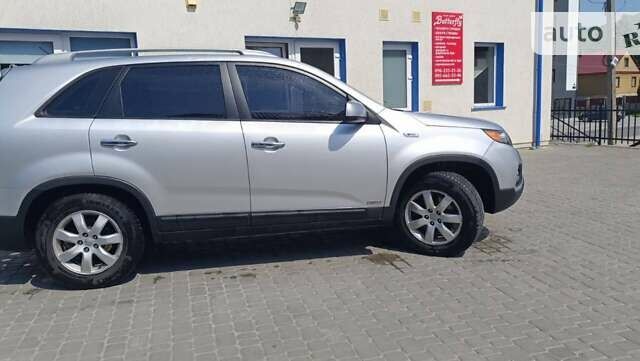 Серый Киа Соренто, объемом двигателя 2.2 л и пробегом 229 тыс. км за 13000 $, фото 2 на Automoto.ua