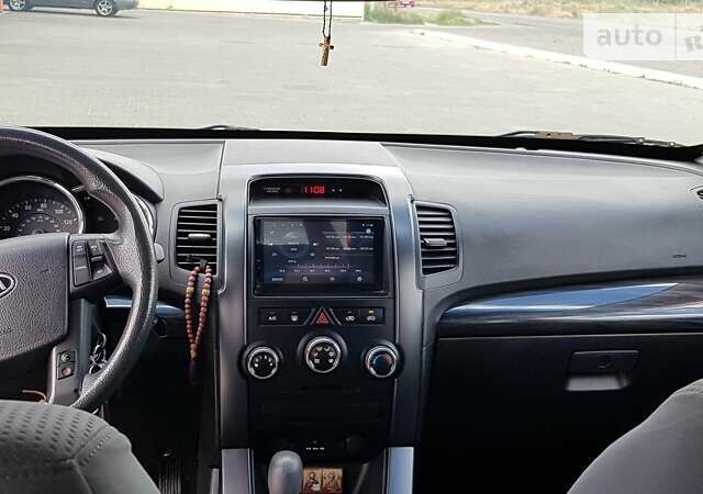 Серый Киа Соренто, объемом двигателя 2.36 л и пробегом 225 тыс. км за 9500 $, фото 20 на Automoto.ua