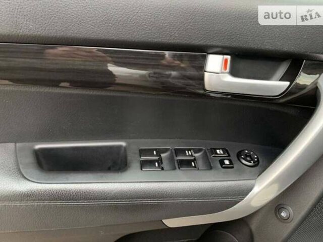 Серый Киа Соренто, объемом двигателя 2.2 л и пробегом 229 тыс. км за 13000 $, фото 14 на Automoto.ua