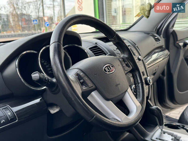 Сірий Кіа Соренто, об'ємом двигуна 2.2 л та пробігом 122 тис. км за 13999 $, фото 33 на Automoto.ua