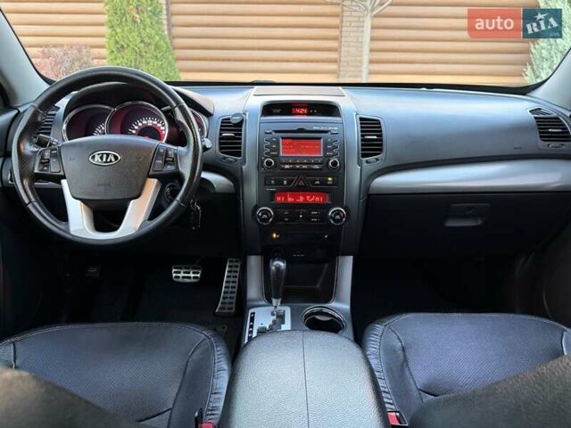 Сірий Кіа Соренто, об'ємом двигуна 2.36 л та пробігом 240 тис. км за 11800 $, фото 62 на Automoto.ua