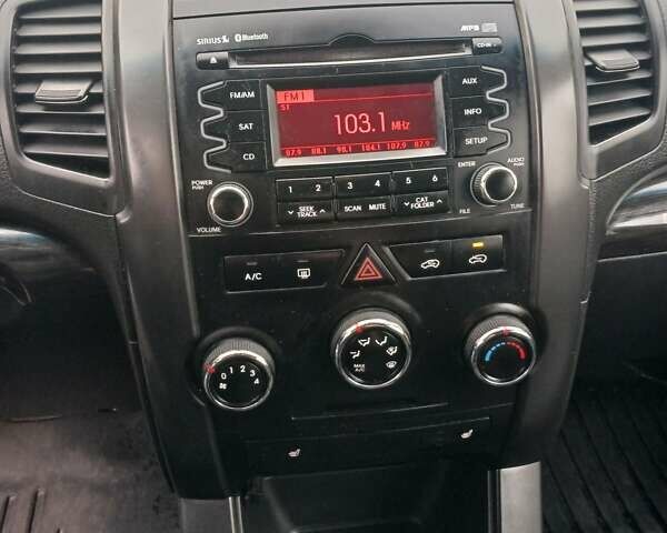 Сірий Кіа Соренто, об'ємом двигуна 2.36 л та пробігом 257 тис. км за 10200 $, фото 17 на Automoto.ua