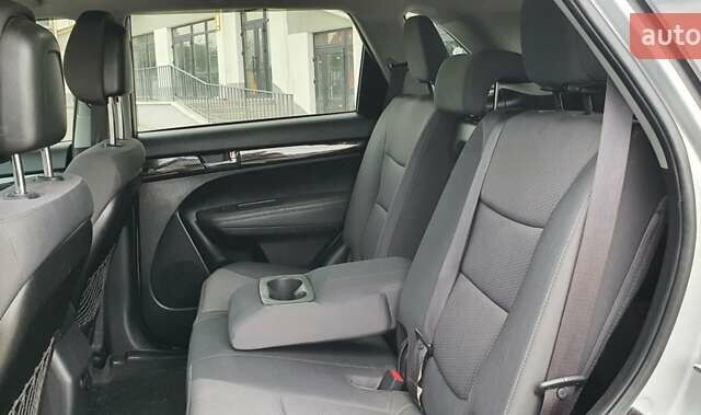 Серый Киа Соренто, объемом двигателя 2.36 л и пробегом 218 тыс. км за 12900 $, фото 34 на Automoto.ua