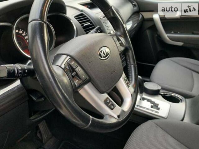 Серый Киа Соренто, объемом двигателя 2.2 л и пробегом 229 тыс. км за 13000 $, фото 6 на Automoto.ua