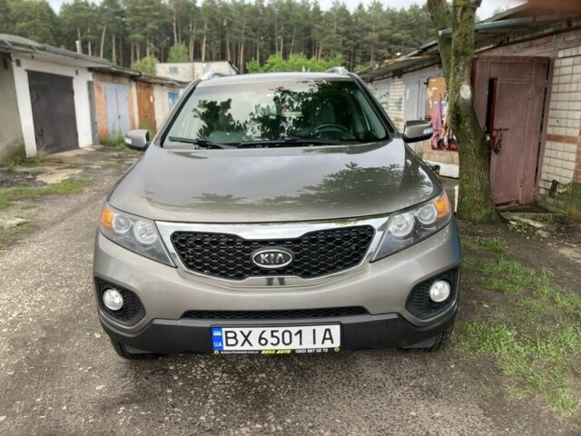 Серый Киа Соренто, объемом двигателя 2.4 л и пробегом 240 тыс. км за 9500 $, фото 3 на Automoto.ua