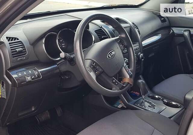 Серый Киа Соренто, объемом двигателя 2.36 л и пробегом 225 тыс. км за 9500 $, фото 19 на Automoto.ua