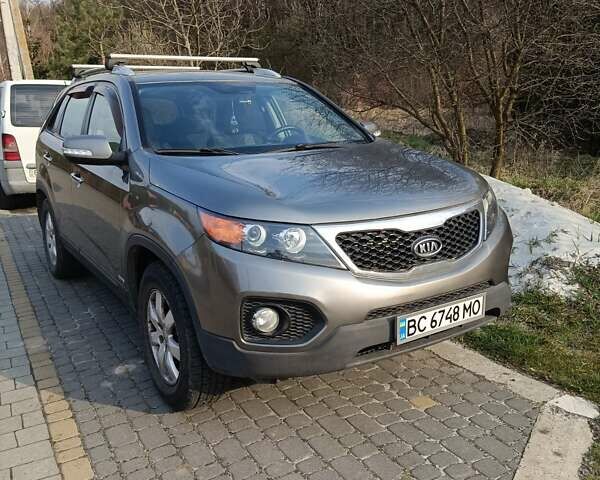 Серый Киа Соренто, объемом двигателя 2.4 л и пробегом 263 тыс. км за 10700 $, фото 2 на Automoto.ua