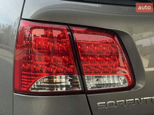 Сірий Кіа Соренто, об'ємом двигуна 2.2 л та пробігом 122 тис. км за 13999 $, фото 24 на Automoto.ua