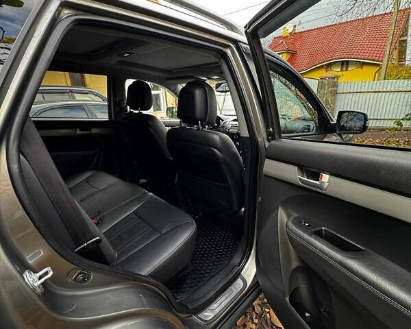 Сірий Кіа Соренто, об'ємом двигуна 2.19 л та пробігом 159 тис. км за 14990 $, фото 10 на Automoto.ua