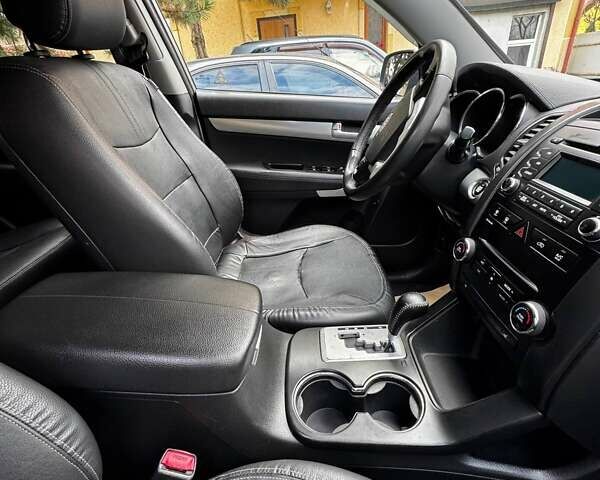 Сірий Кіа Соренто, об'ємом двигуна 2.19 л та пробігом 159 тис. км за 14990 $, фото 5 на Automoto.ua