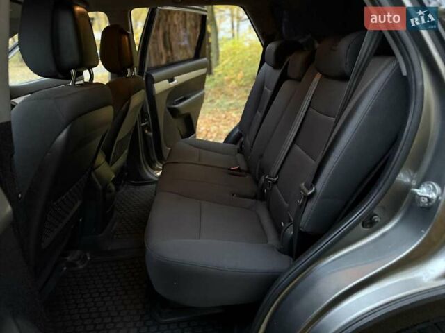 Серый Киа Соренто, объемом двигателя 2.2 л и пробегом 280 тыс. км за 12300 $, фото 68 на Automoto.ua