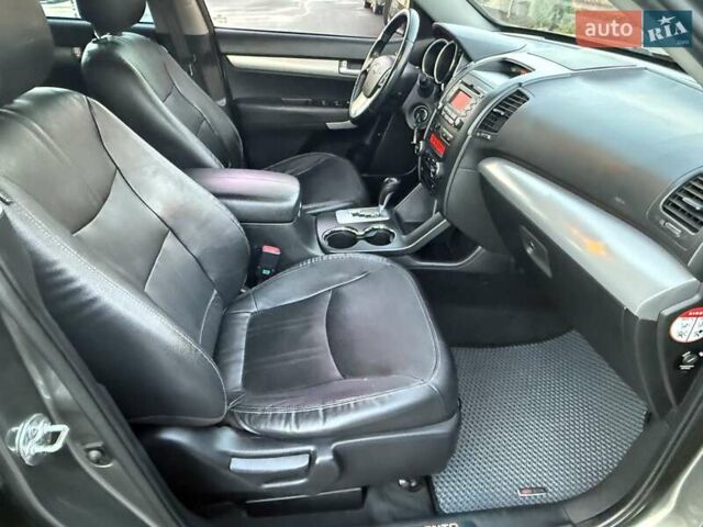 Сірий Кіа Соренто, об'ємом двигуна 2.36 л та пробігом 240 тис. км за 11800 $, фото 50 на Automoto.ua