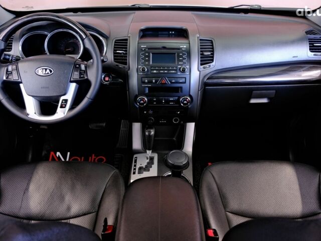 Сірий Кіа Соренто, об'ємом двигуна 2 л та пробігом 243 тис. км за 11900 $, фото 6 на Automoto.ua