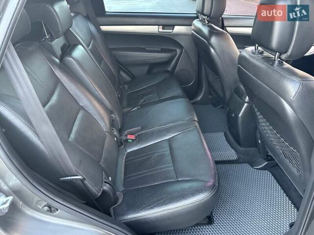 Сірий Кіа Соренто, об'ємом двигуна 2.36 л та пробігом 240 тис. км за 11800 $, фото 49 на Automoto.ua