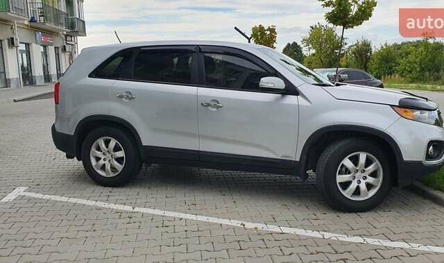 Серый Киа Соренто, объемом двигателя 2.36 л и пробегом 218 тыс. км за 12900 $, фото 3 на Automoto.ua