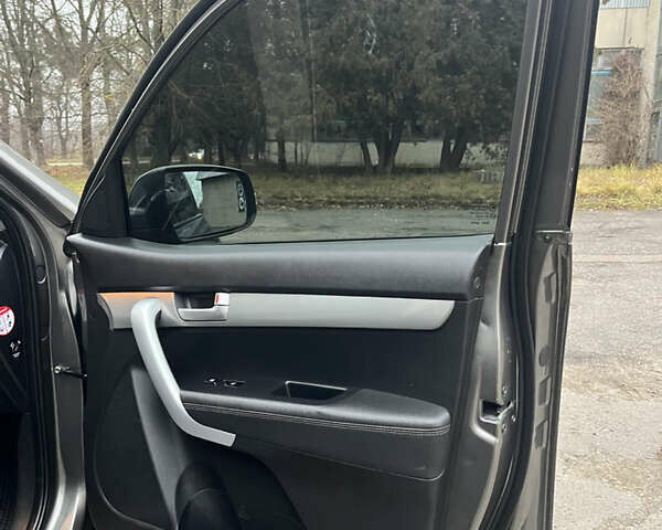 Серый Киа Соренто, объемом двигателя 2.2 л и пробегом 193 тыс. км за 12850 $, фото 20 на Automoto.ua