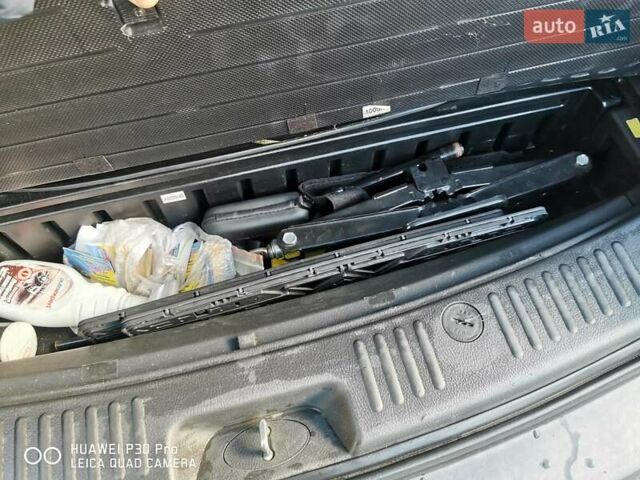 Серый Киа Соренто, объемом двигателя 2.4 л и пробегом 277 тыс. км за 11300 $, фото 39 на Automoto.ua