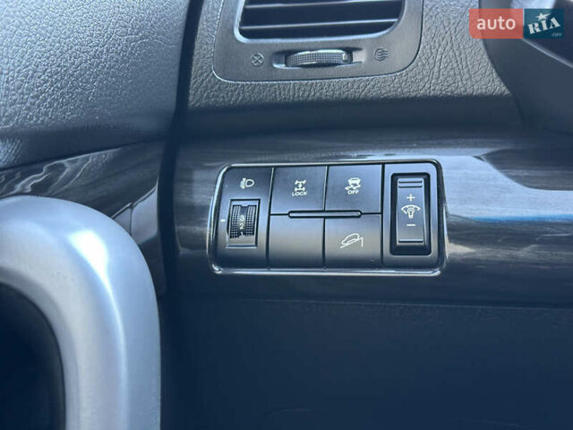 Серый Киа Соренто, объемом двигателя 2.2 л и пробегом 240 тыс. км за 12950 $, фото 17 на Automoto.ua