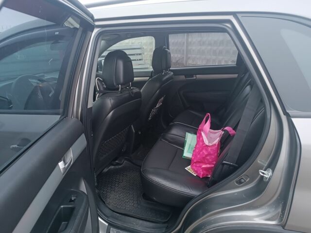 Сірий Кіа Соренто, об'ємом двигуна 2.2 л та пробігом 230 тис. км за 13300 $, фото 5 на Automoto.ua