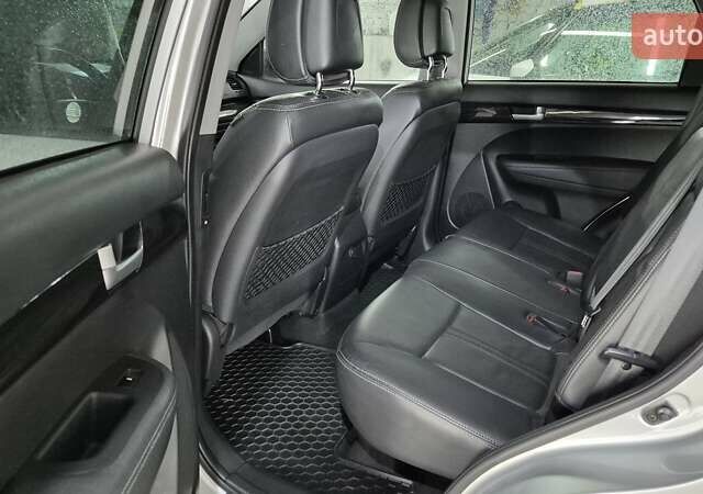 Сірий Кіа Соренто, об'ємом двигуна 2.2 л та пробігом 225 тис. км за 13450 $, фото 20 на Automoto.ua