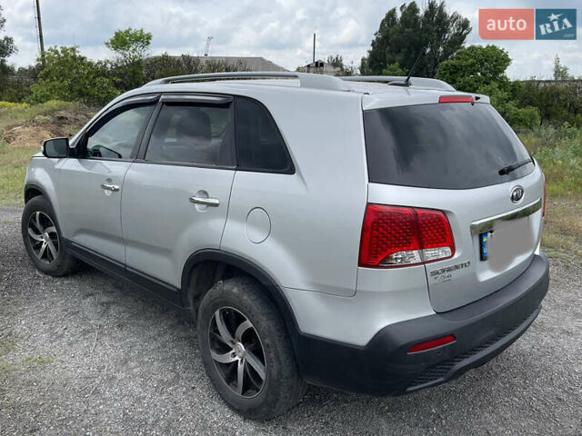Серый Киа Соренто, объемом двигателя 2.36 л и пробегом 220 тыс. км за 10000 $, фото 16 на Automoto.ua