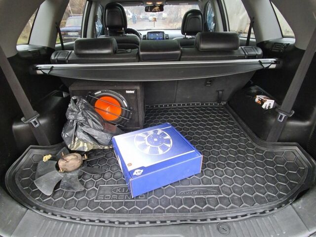 Сірий Кіа Соренто, об'ємом двигуна 2.2 л та пробігом 280 тис. км за 13800 $, фото 10 на Automoto.ua