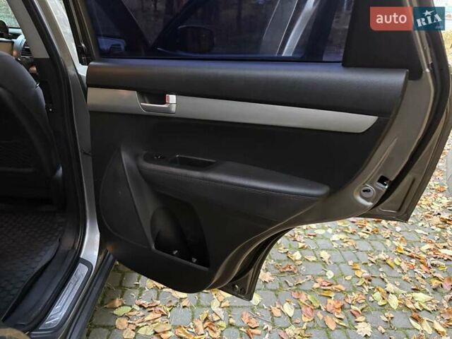 Серый Киа Соренто, объемом двигателя 2.2 л и пробегом 280 тыс. км за 12300 $, фото 71 на Automoto.ua