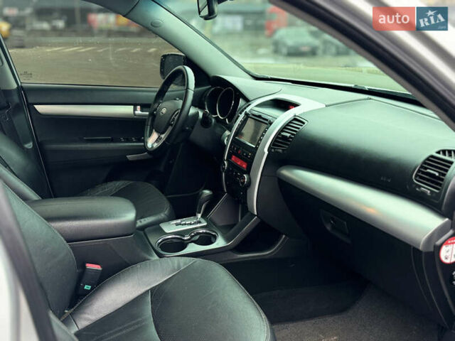 Серый Киа Соренто, объемом двигателя 2.2 л и пробегом 194 тыс. км за 12900 $, фото 16 на Automoto.ua