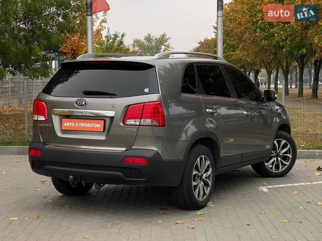 Сірий Кіа Соренто, об'ємом двигуна 2.2 л та пробігом 256 тис. км за 13700 $, фото 5 на Automoto.ua