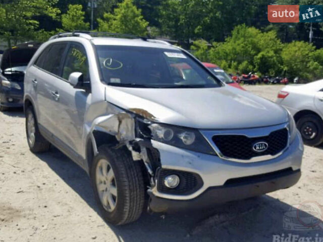 Серый Киа Соренто, объемом двигателя 2.36 л и пробегом 220 тыс. км за 10000 $, фото 25 на Automoto.ua