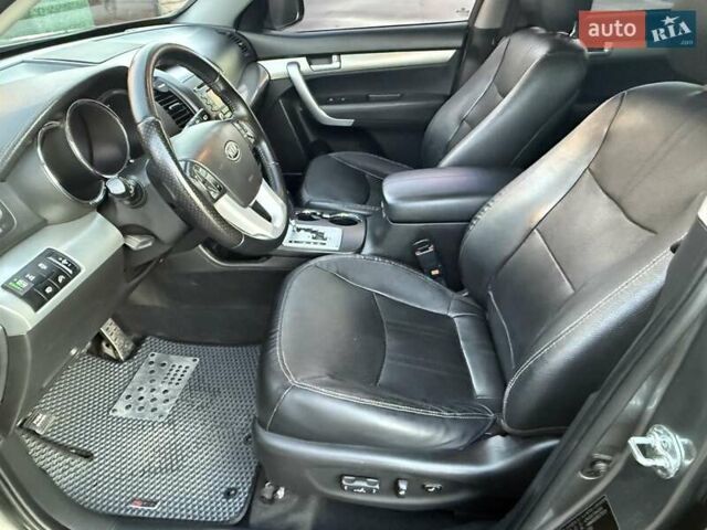 Сірий Кіа Соренто, об'ємом двигуна 2.36 л та пробігом 240 тис. км за 11800 $, фото 36 на Automoto.ua